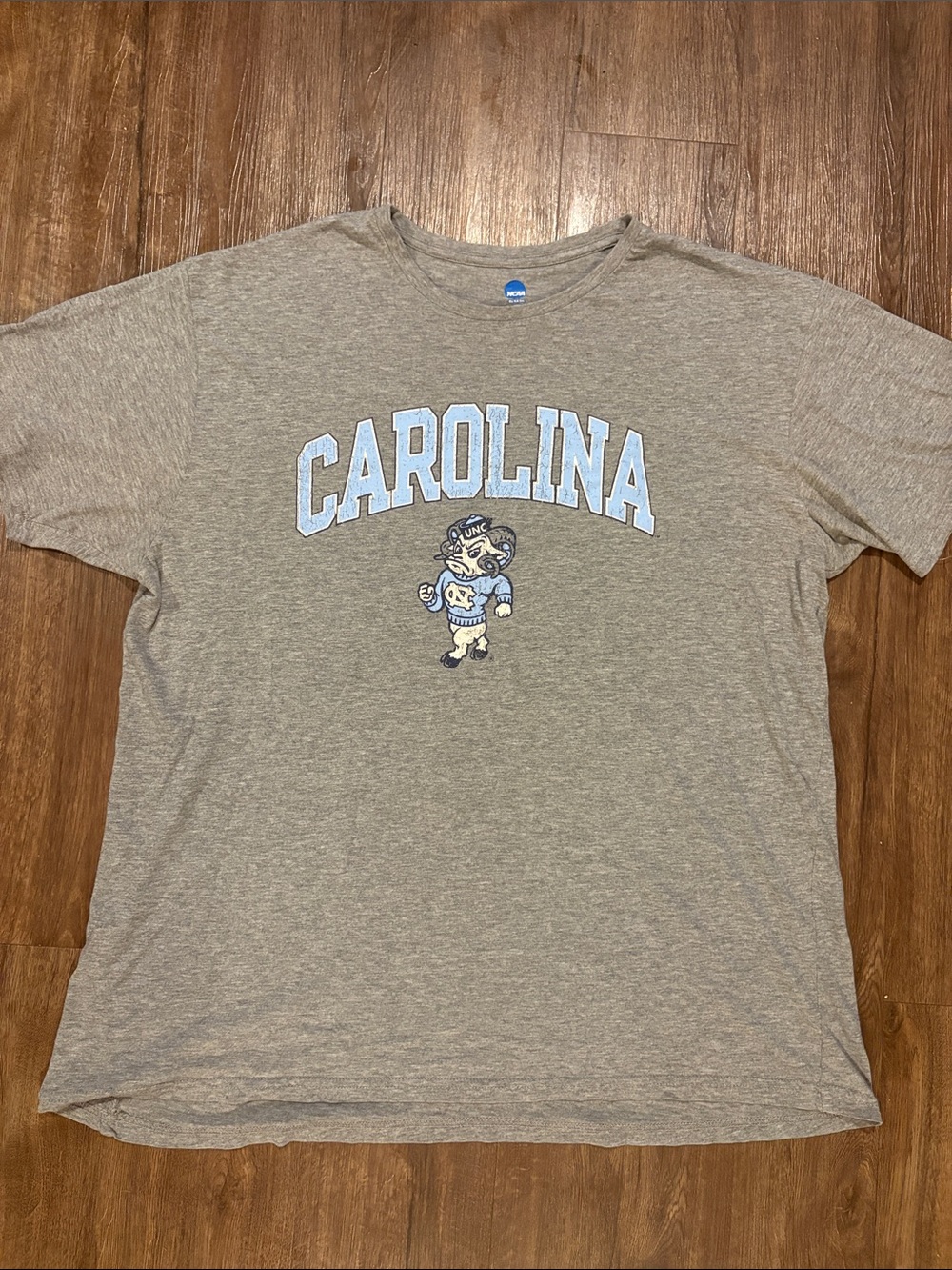 University of North Carolina men’s XL T-shirt